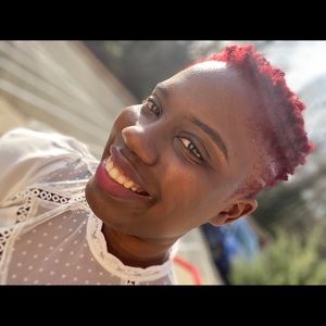 Meet your Posher, Carmelie